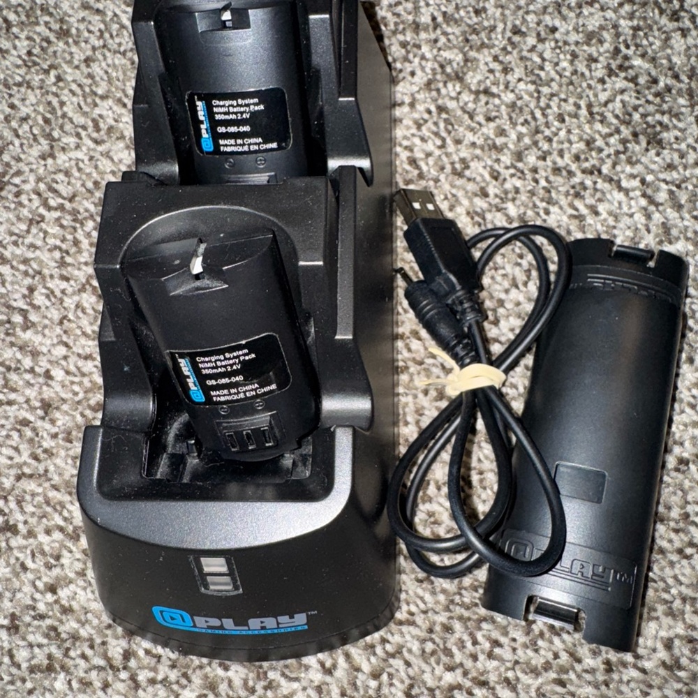 @Play Dual Charging Station with Batteries